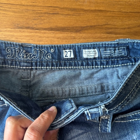 Miss Me Jeans Women’s 27 Signature Skinny Jeans Acid Washed 28” Inseam - Picture 11 of 13